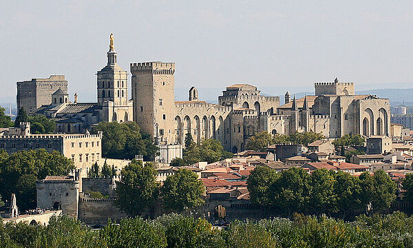 Avignon mit der Anlage des Papstpalastes