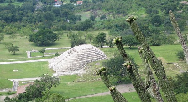 Chalcatzingo Pyramide der Olmeken