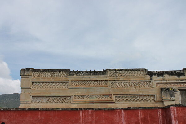 Grecas am Palast inb Mitla Grecas