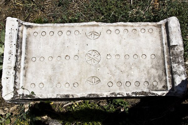 Duodecim Scripta Vorläufer des Backgammon