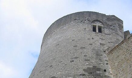 Bergfried einer Burg Mittelalterliche Burgen